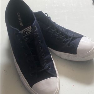Navy converse